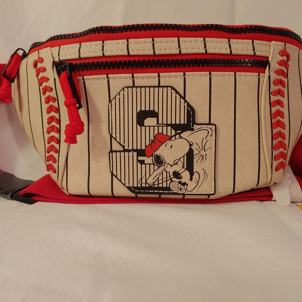 NWT Snoopy Baseball Waist Bag W/ Adjustable Strap & 2 Zippable Compartments OSFM